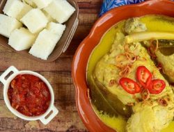 Masakan Lebaran: Resep Opor Ayam dan Telur