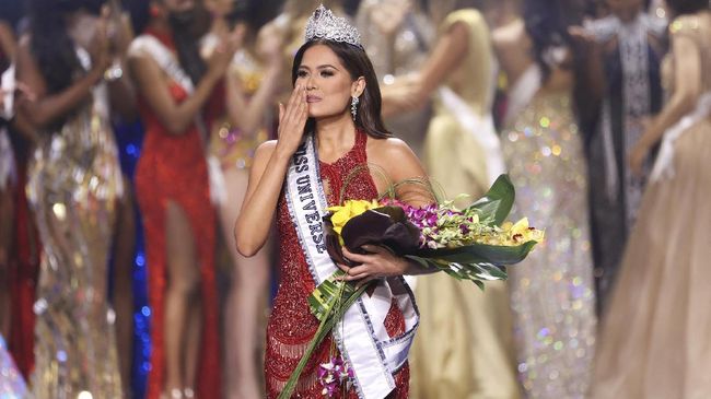 Miss Bulgaria Radinela Chuseva mengaku tak puas dengan hasil Miss Universe 2020. Kontestasi itu dimenangkan oleh wakil dari Meksiko, Andrea Meza.
