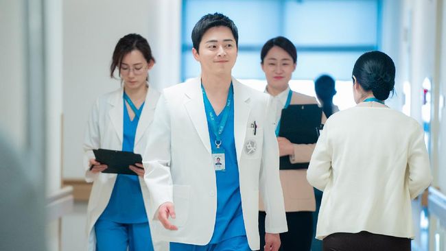 Jumlah donor organ di Korea Selatan meningkat berkat drama Hospital Playlist. Drakor ini menampilkan kisah pasien yang butuh donor organ.
