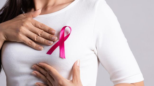 Setiap tahun di bulan Oktober dunia memperingati bulan peduli kanker payudara atau Breast Cancer Awareness Month. Berikut penjelasan lengkap kanker payudara.