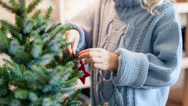 Sedikitnya ada 11 rekomendasi pernak-pernik untuk hari Natal 2021 agar perayaan di rumah semakin meriah dan bermakna.