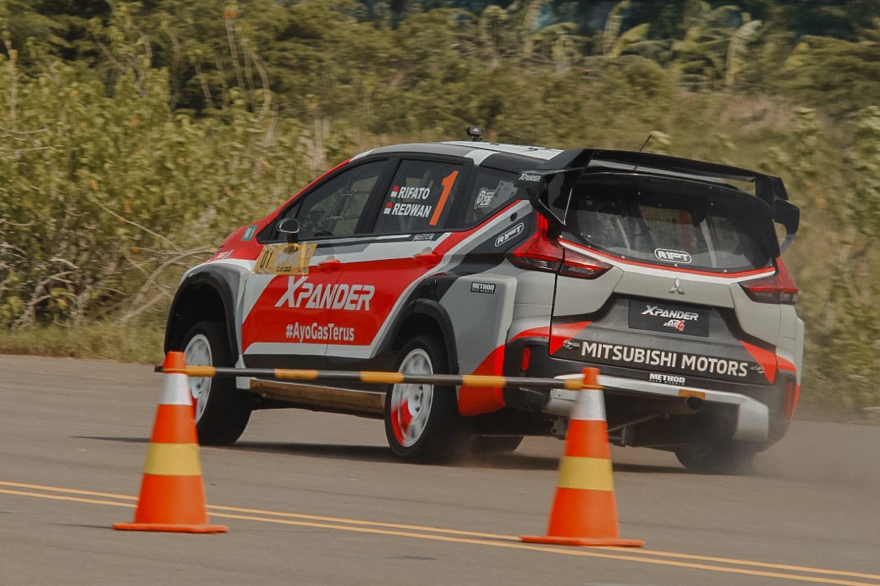 Rifat Sungkar Rengkuh Gelar Juara Umum Kejurnas Sprint Rally 2021