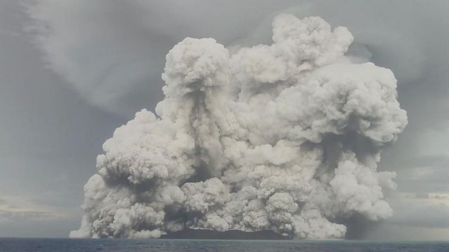 Kacau! Efek Letusan Gunung Tonga Capai Tepi Luar Angkasa